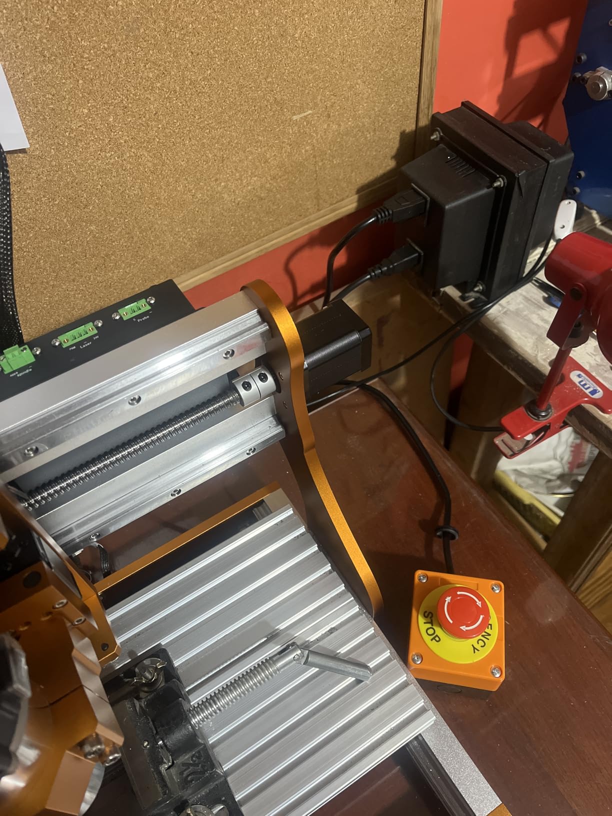 LUNYEE 3020 Nova CNC Router Machine, All-Metal XYZ Axis Linear Guides and Ball screw with 800W Trimmer Router, Suitable for Cutting Aluminum, Brass, Wood, Acrylic, MDF, and Plastics customer photo 1