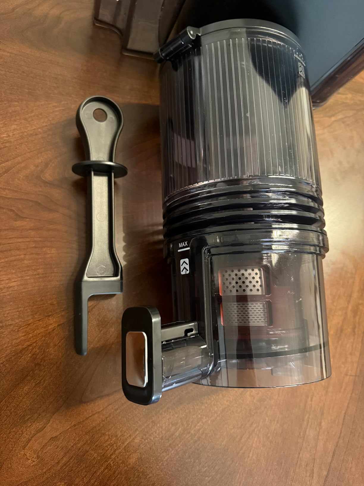 Cold Press Juicer, 5.5inch Wide Feed Chute Juicer Extractor Machine, Slow Masticating Juicer for Whole Vegetables & Fruits, Black customer photo 1