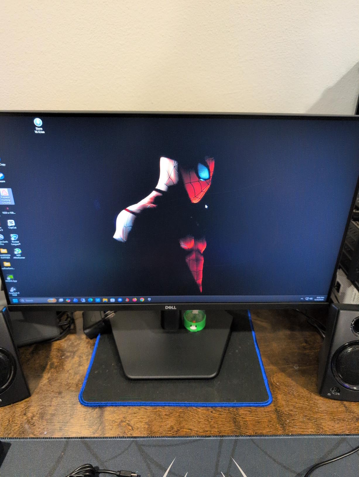 Dell 24 240Hz Gaming Monitor - SE2426HG - 23.8-inch FHD (1920x1080) 240Hz Display, IPS Technology, AMD FreeSync Premium, TÜV 3-Star, 2X HDMI, DisplayPort 1.4, Tilt customer photo 1