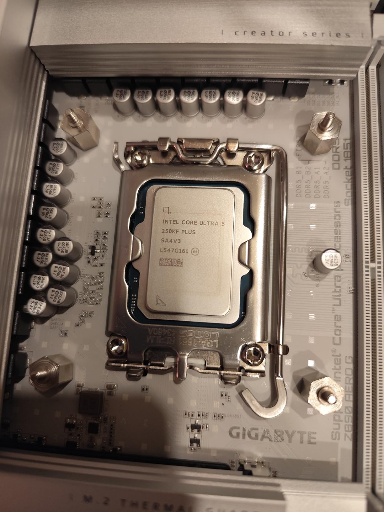 Intel Core Ultra 5 Processor 250KF Plus 18 cores (6 P-cores + 12 E-cores) up to 5.3 GHz customer photo 2