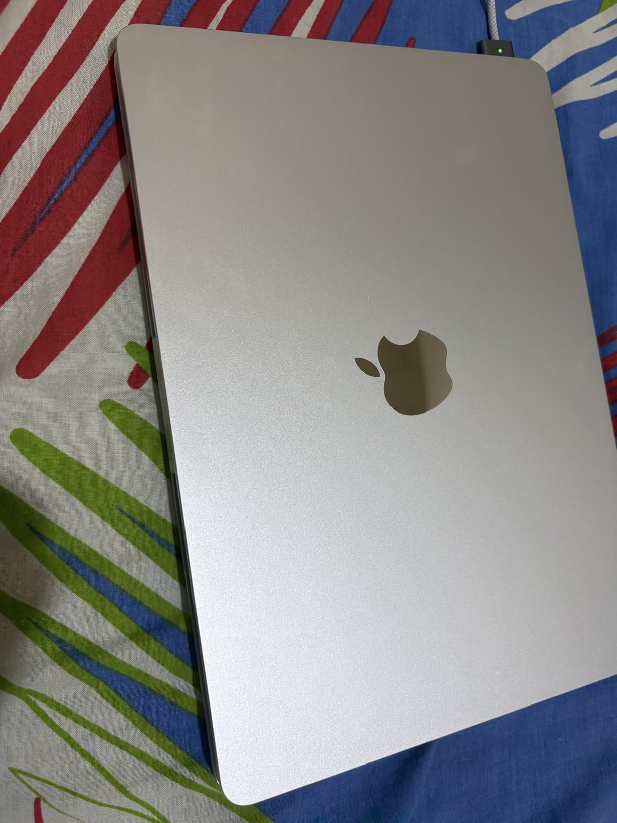 2026 MacBook Air 13-inch Laptop with M5 chip: Built for AI, 13.6-inch Liquid Retina Display, 16GB Unified Memory, 512GB SSD, 12MP Center Stage Camera, Touch ID, Wi-Fi 7; Sky Blue customer photo 2