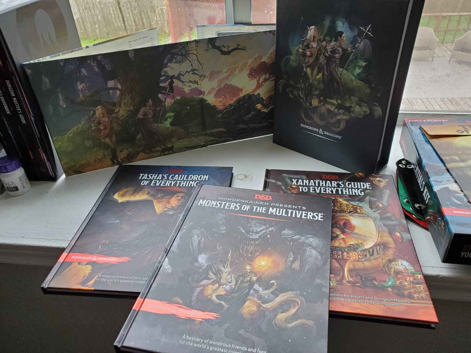 Dungeons & Dragons Rules Expansion Gift Set (Tasha's Cauldron of Everything + Xanathar's Guide + Monsters of the Multiverse + DM Screen) customer photo 2