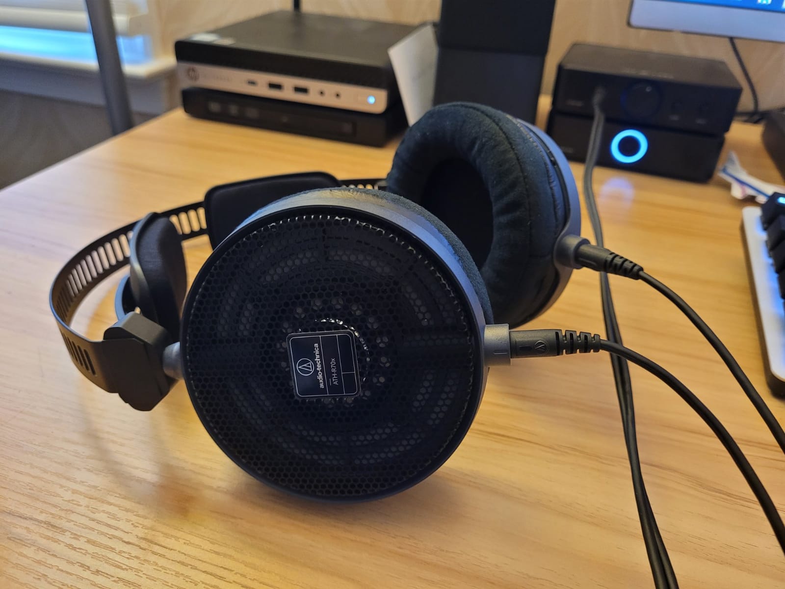 Audio-Technica ATH-R70x Professional Open-Back Reference Headphones, Black customer photo 1