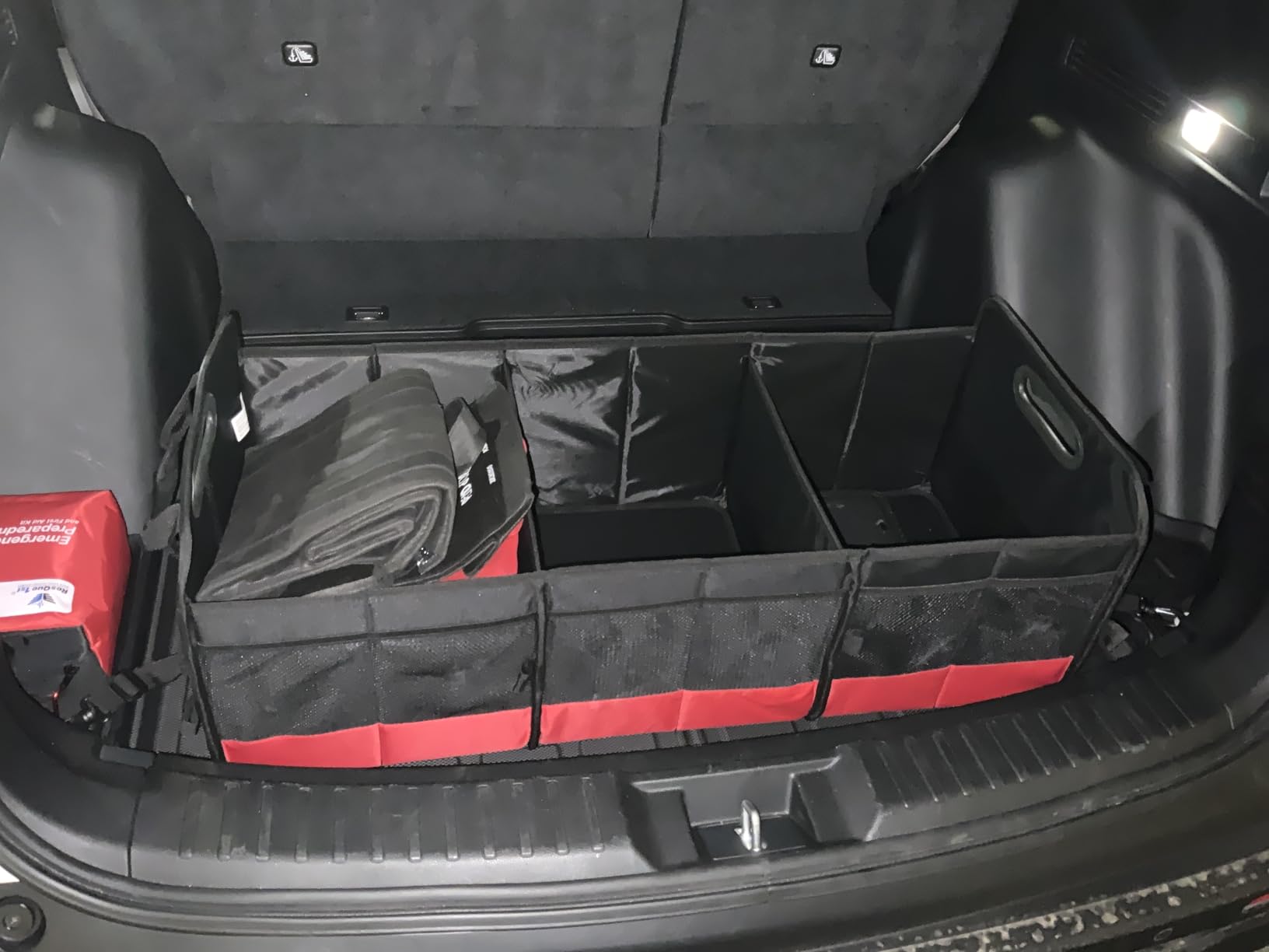 Simniam Large Trunk Organizer for Car, Foldable Multi Compartment Car Trunk Organizer with 2 Retractable Straps, Suitable for All Kinds of Cars, SUV, Minivan - 4 Compartments Red customer photo 1