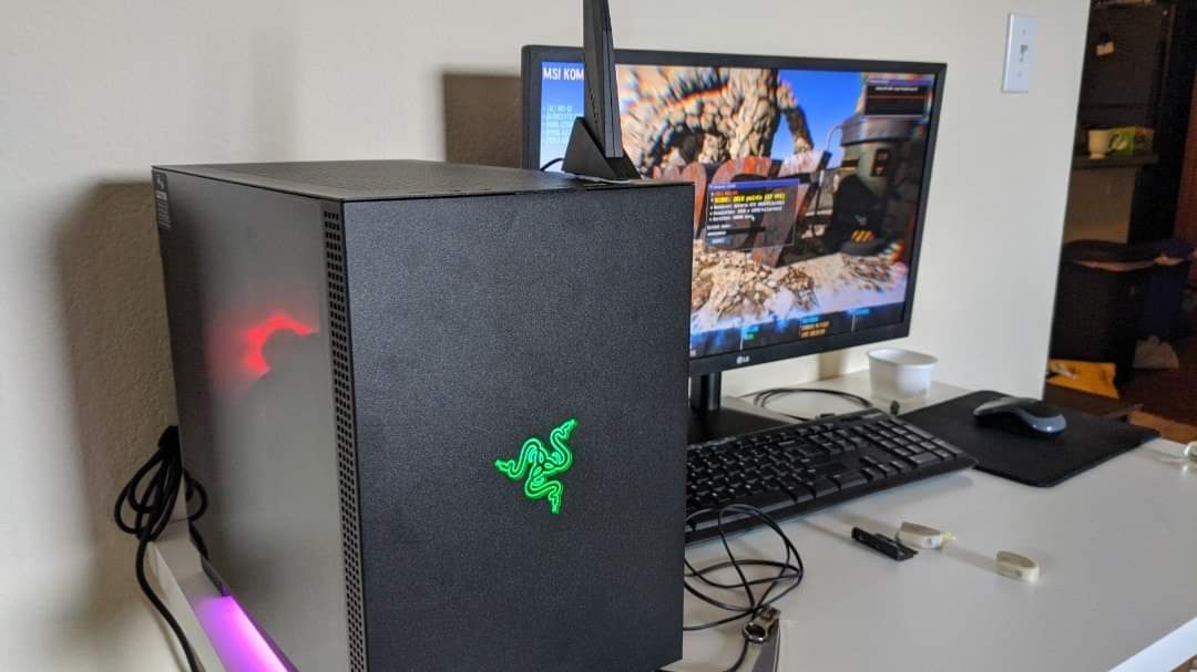 Razer Tomahawk Mini-ITX Gaming Case: Dual-Sided Tempered Glass Swivel Doors, Ventilated Top Panel, Chroma RGB Underglow Lighting, Built-in Cable Management, Classic Black customer photo 1