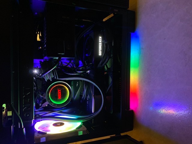 Razer Tomahawk Mini-ITX Gaming Case: Dual-Sided Tempered Glass Swivel Doors, Ventilated Top Panel, Chroma RGB Underglow Lighting, Built-in Cable Management, Classic Black customer photo 2