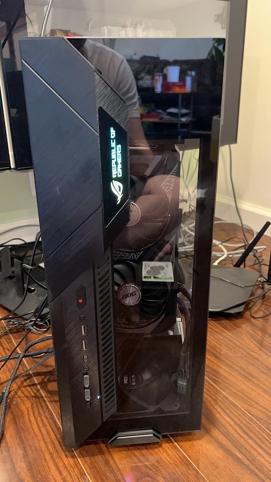 ASUS ROG Z11 Mini-ITX/DTX Gaming Case with Patented 11 Degree Tilt Design, Compatible with ATX Power Supply, 3-Slot Graphics, Front I/O USB 3.2 Gen 2 Type-C, 2X USB 3.2 Gen 1 Type-A and ARGB Control Button customer photo 1