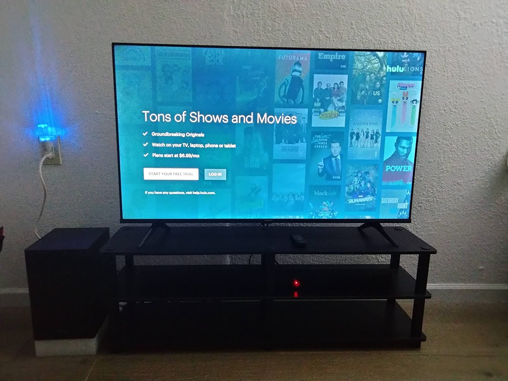 Hisense 55-Inch Class A6 Series 4K UHD Smart Google TV with Alexa Compatibility, Dolby Vision HDR, DTS Virtual X, Sports & Game Modes, Voice Remote, Chromecast Built-in (55A6H), Black customer photo 2