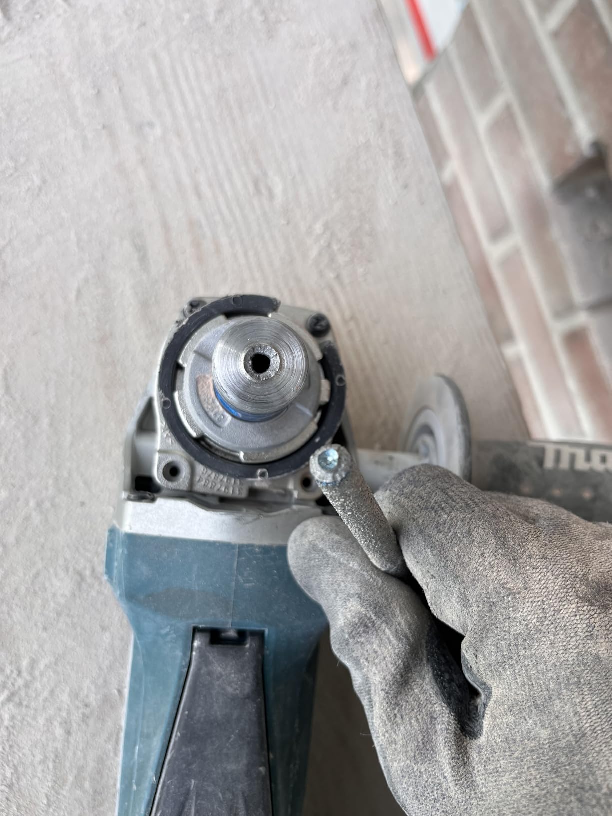 Diamond Mortar Raking Bit for Angle Grinder BRSCHNITT Brick Mortar Removal | for Mortar Raking Tuck Pointing Granite Marble Concrete Masonry Stone Removals Vacuum Brazed Bit 5/8-11 Thread 5/16 x 1 Inch customer photo 2