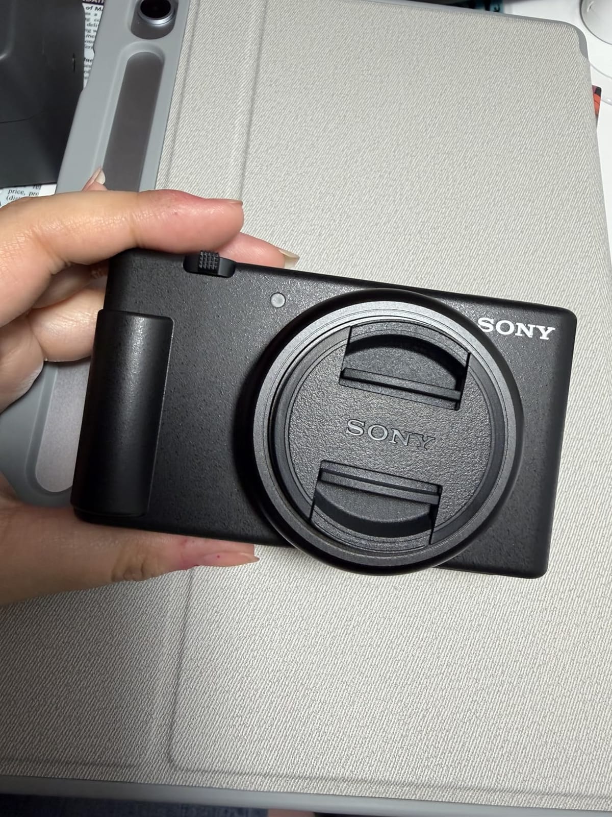 Sony ZV-1F Compact Digital Camera 4K Video (White) customer photo 1