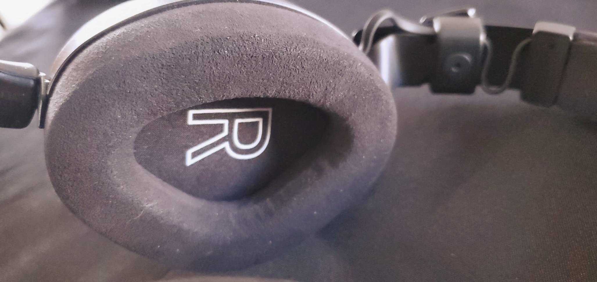 RØDE NTH-100M Professional Over-ear Headset for Media, Broadcast, Podcasting, Content Creation, Streaming customer photo 1