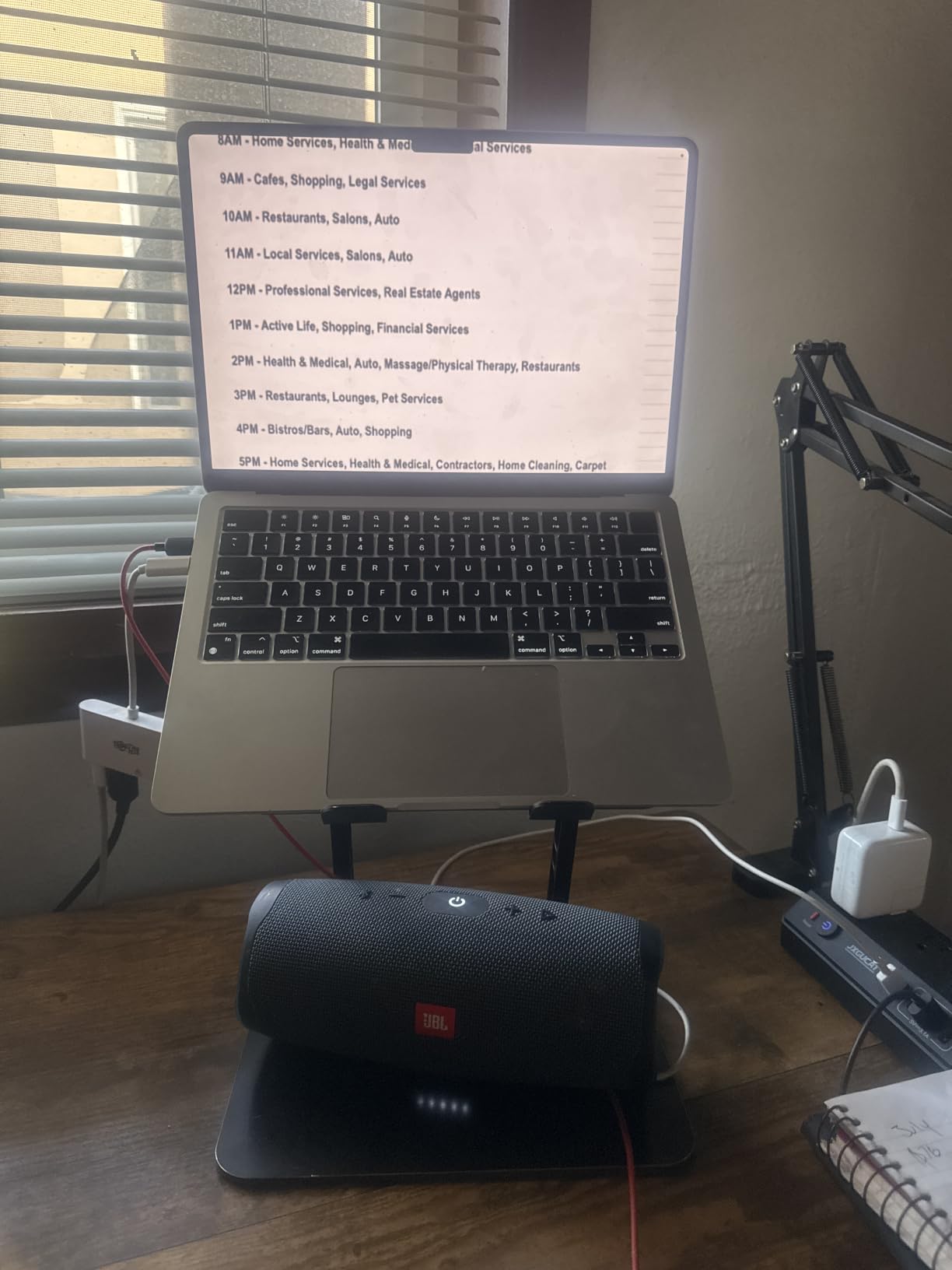 Gogoonike Laptop Stand customer photo 1