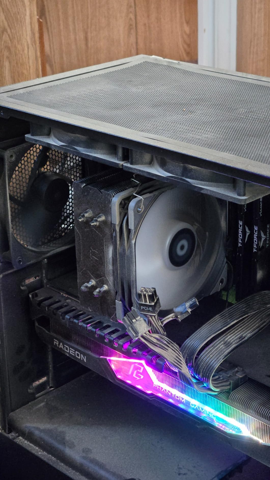 Thermaltake UX200 SE White 5V Motherboard ARGB Sync 16.8 Million Colors 15 Addressable LED Intel/AM5/AMD (LGA 1851/1700) Universal Socket Hydraulic Bearing 170W CPU Cooler CL-P116-AL12SW-A customer photo 1