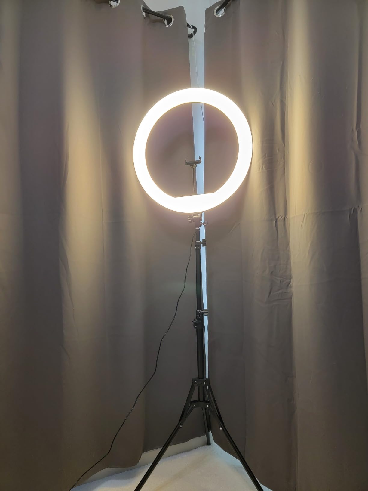 Hagibis 21 inch Ring Light with Stand Outer 55W 5600k Dimmable LED Light, Tripod Stand, and Phone Holder, Remote Controller, Carrying Bag, CRI 97+ 2540lux, for Streaming Home Office Zoom Call Lighting customer photo 1