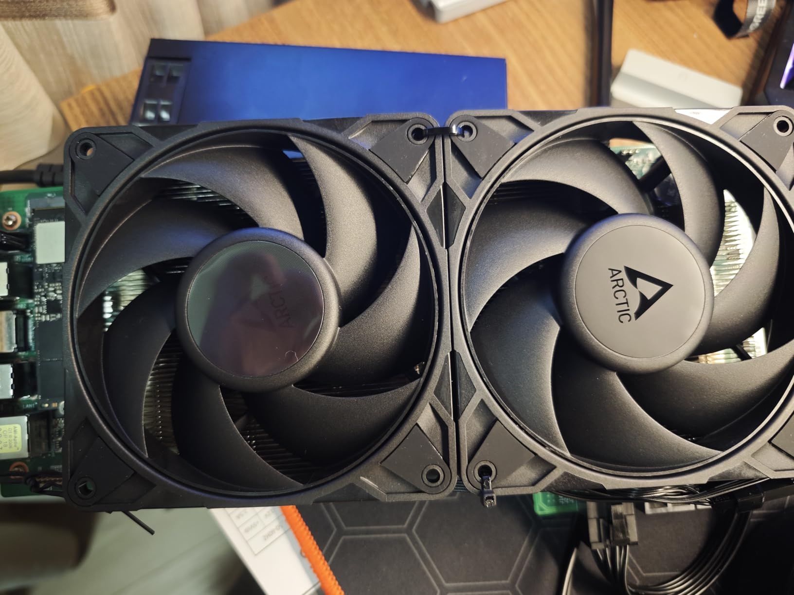 ARCTIC P12 Pro PST - Powerful Premium Fan, 120 mm PWM Fan, 600-3000 RPM customer photo 1