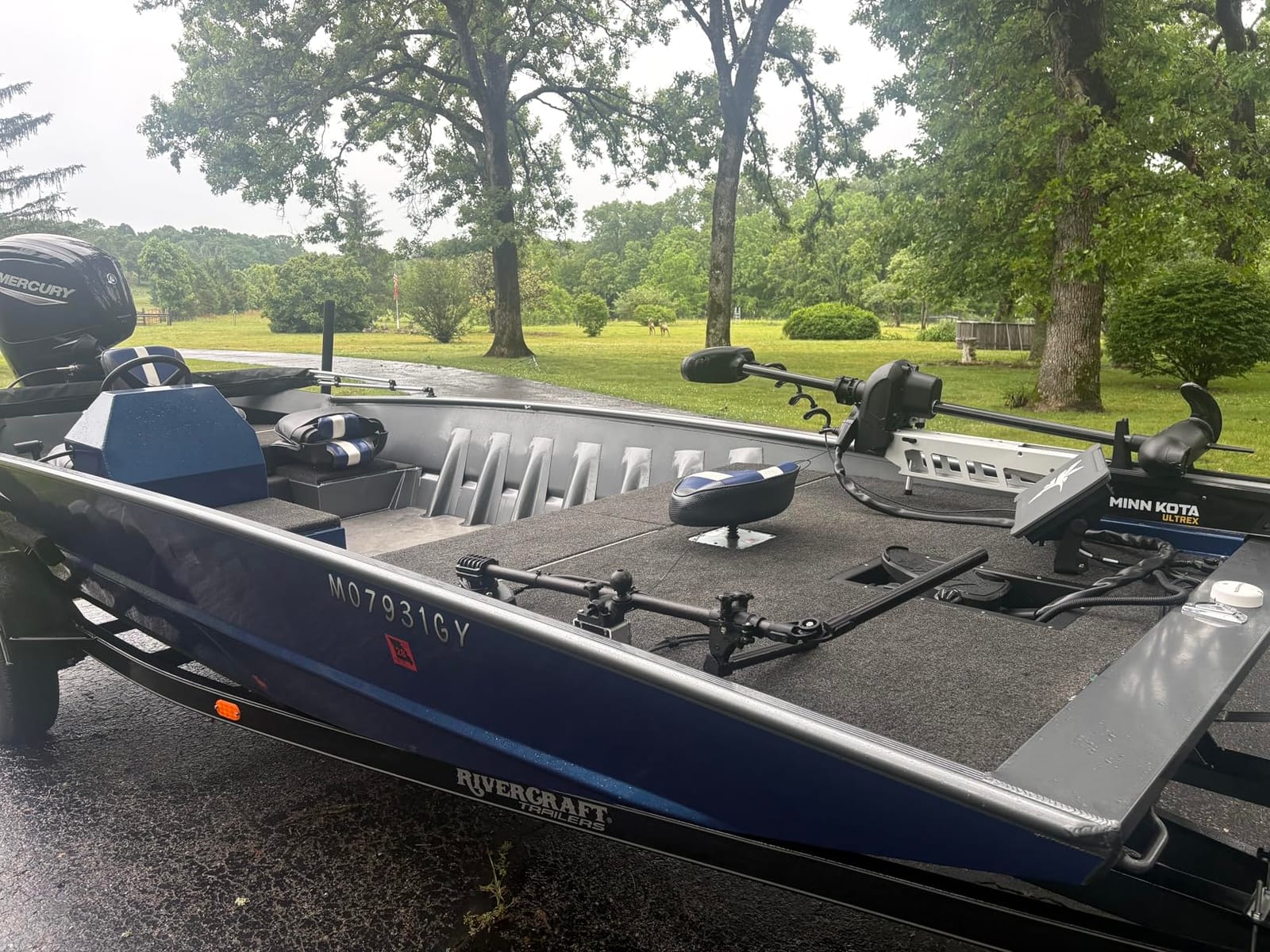Humminbird XPLORE Series GPS Fish Finder with MEGA Side Imaging+ and HD Touchscreen Display customer photo 2