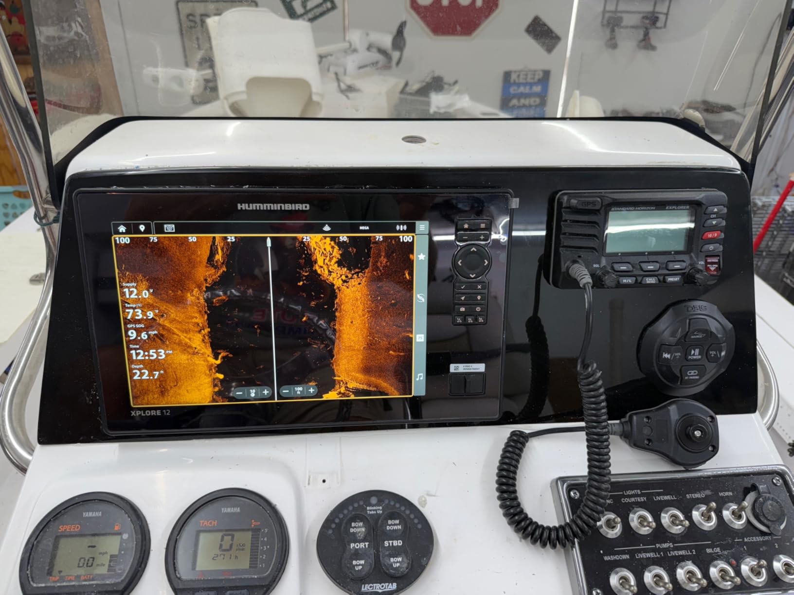 Humminbird XPLORE Series GPS Fish Finder with MEGA Side Imaging+ and HD Touchscreen Display (9-inch) customer photo 1