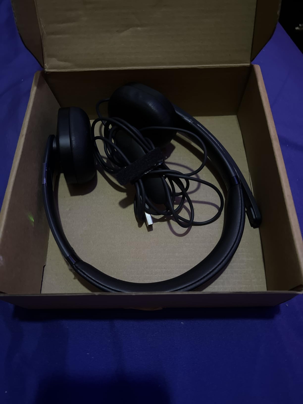 Lenovo USB-A Wired Stereo Headset for PC/Laptop, AI Noise Canceling customer photo 1
