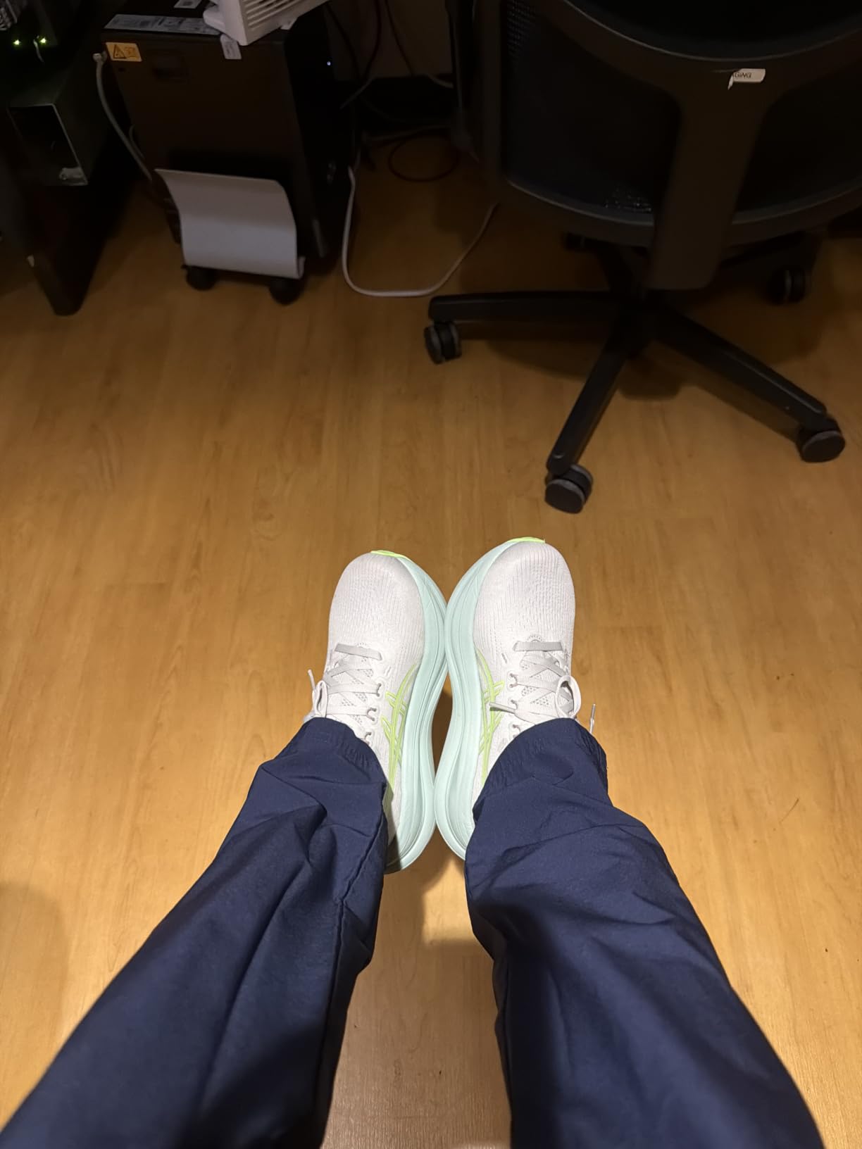 ASICS Women's Gel-Nimbus 28 Running Shoes customer photo 1
