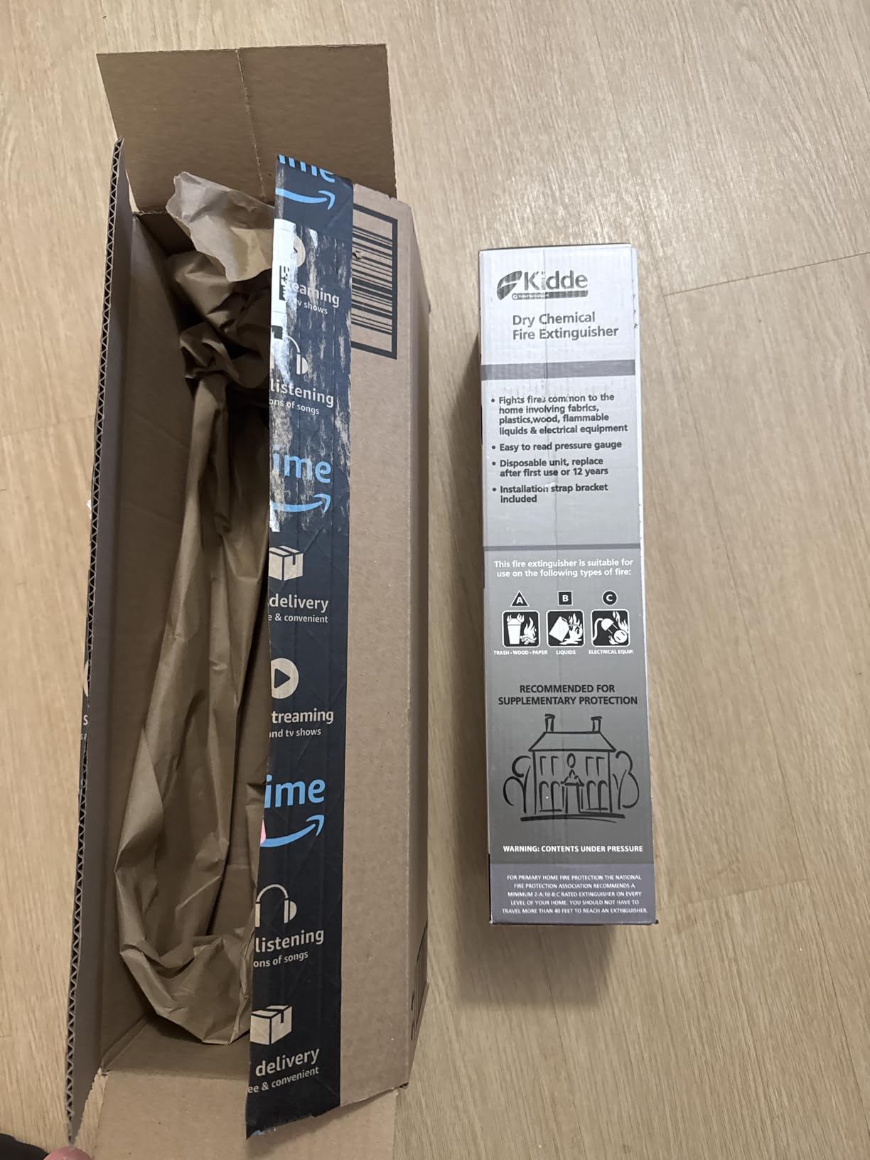 Kidde Basic 110 Fire Extinguisher for Home, 1-A:10-B:C, FA110G, 1 Pack customer photo 1