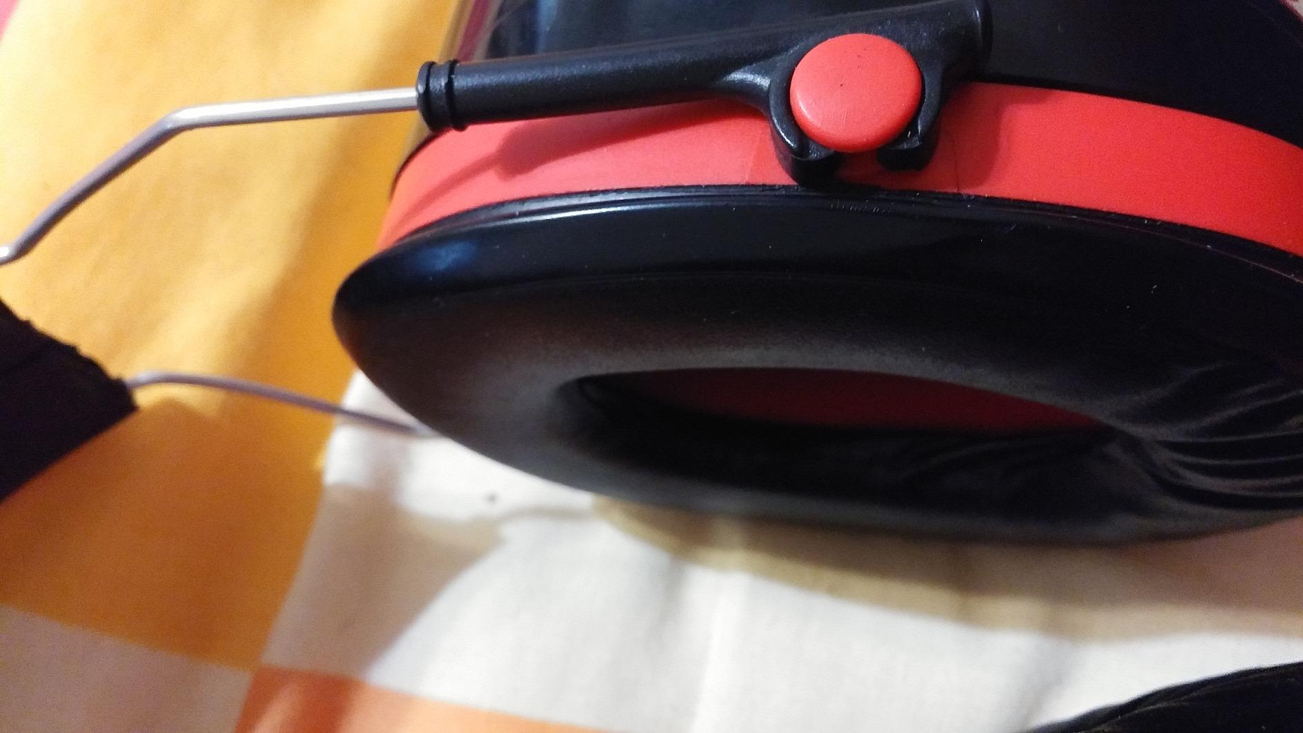 3M PELTOR Hearing Protection Optime 105 Earmuffs, E-A-Rfit Compatible, Assembly, Sanding, Grinding customer photo 2