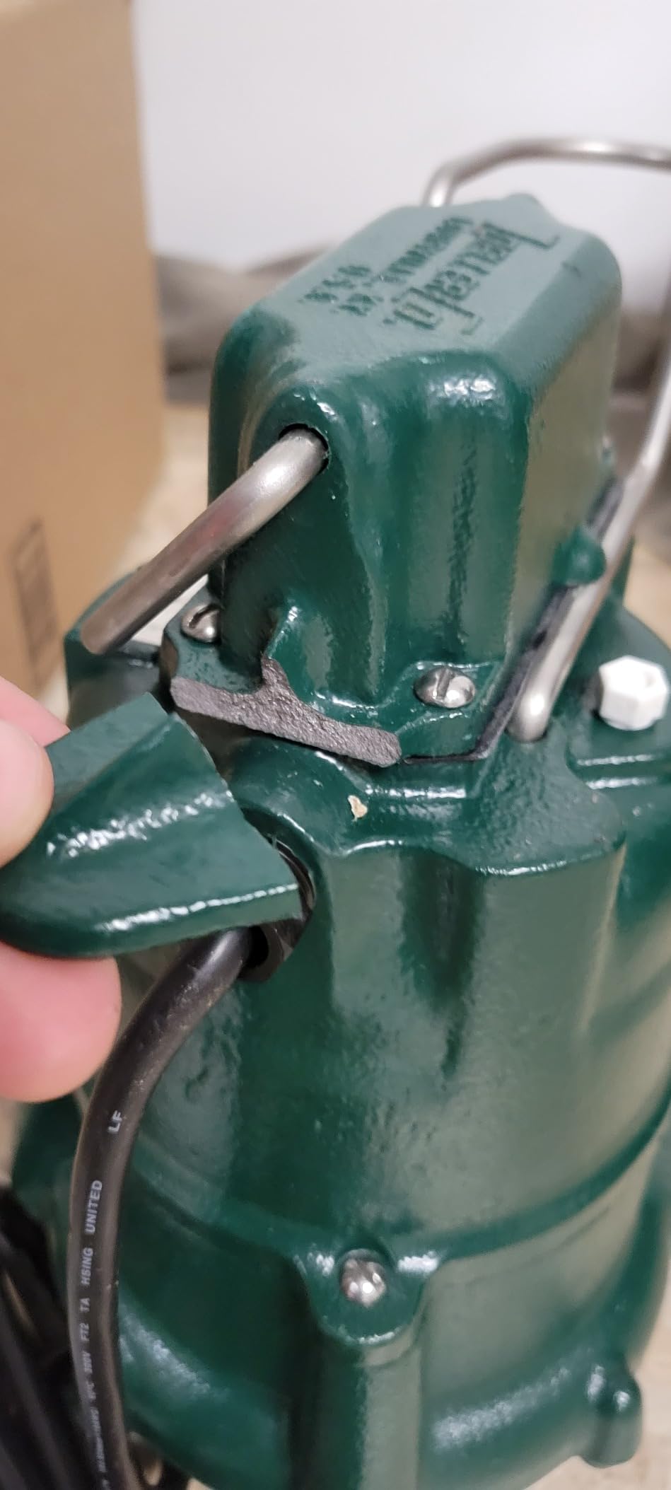 Zoeller M57 Mighty-Mate Submersible Sump Pump - 3/10 HP Cast Iron -115V customer photo 2
