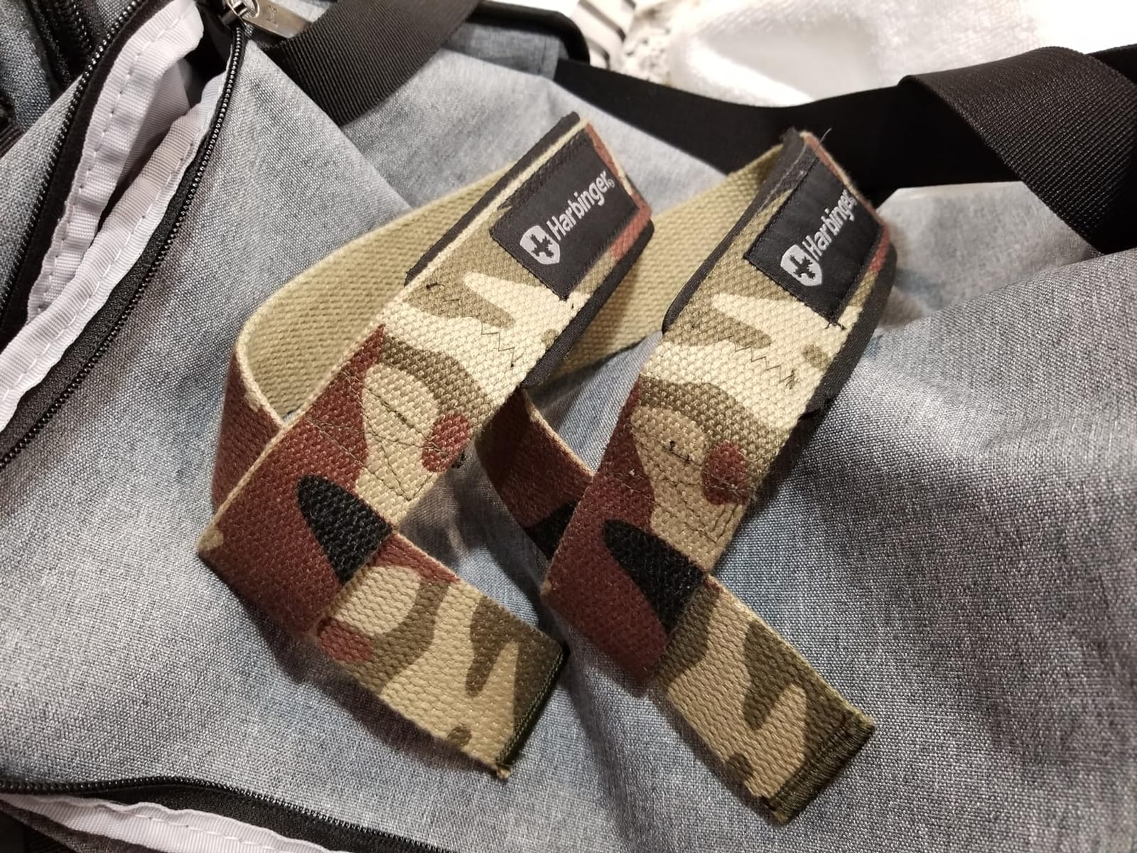 Harbinger Padded Cotton Lifting Straps with NeoTek Cushioned Wrist, 21.5 Inch Length, 1.5 Inch Width, Pair, Weightlifting Wrist Straps for Deadlifts and Strength Training customer photo 1