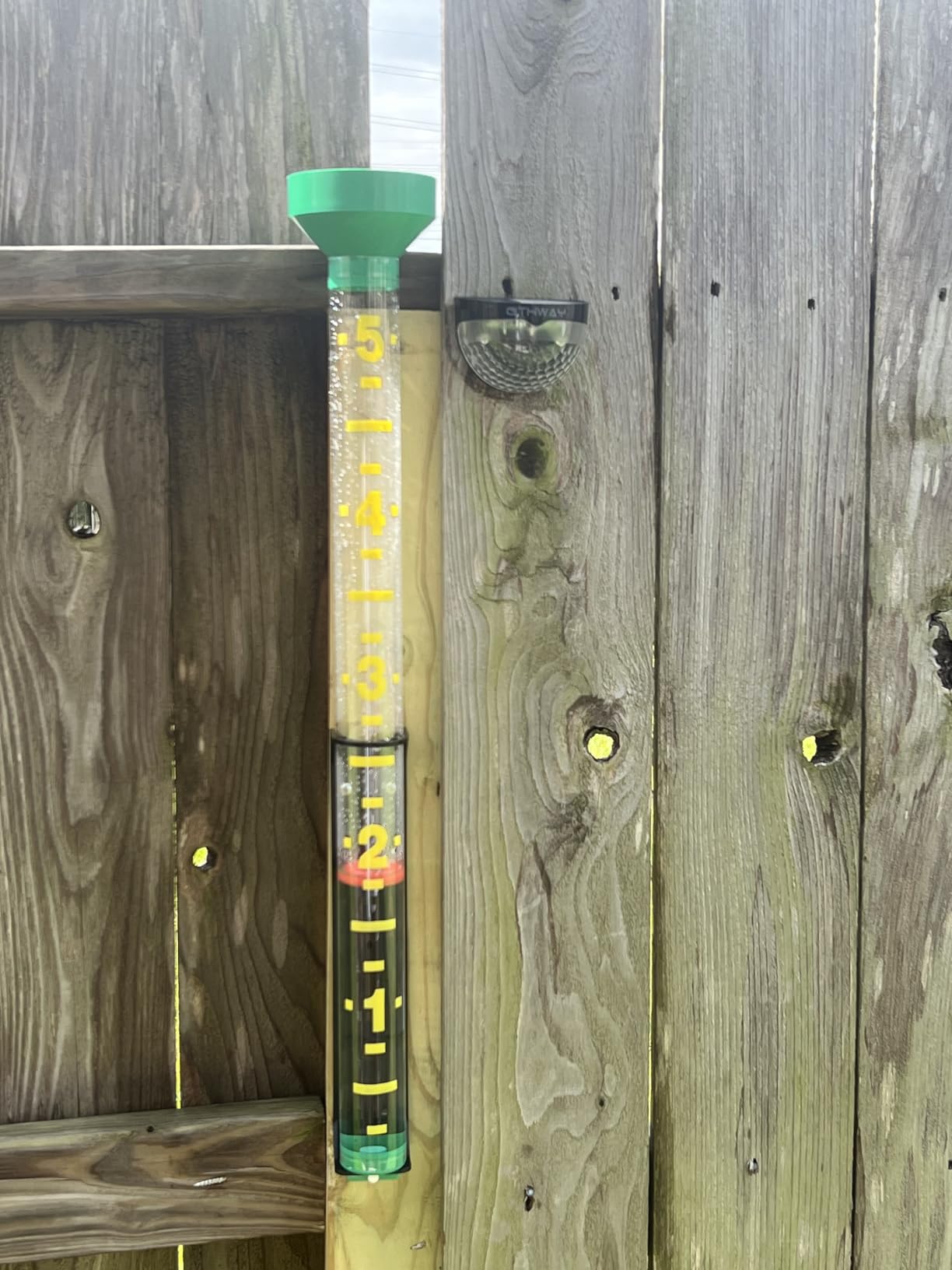 EZRead 21” Giant Professional Outdoor rain Gauge, USA Made Heavy Duty All Weather Freeze Proof Stake or mountable with Float, Green (820-1002) customer photo 2