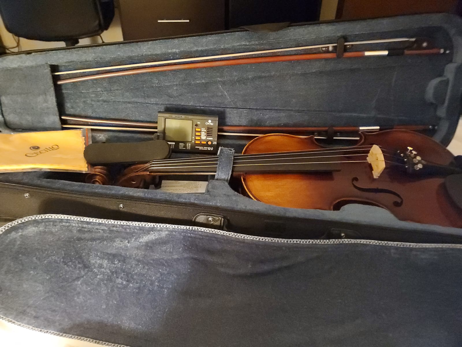 Mendini By Cecilio 4/4 Violin For Beginners, Black Solid Wood - Flamed Acoustic Violins Set with Case, Tuner, Shoulder Rest, Bow, Rosin, Bridge & Strings customer photo 1