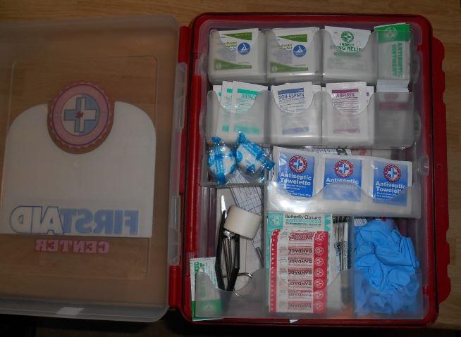 Be Smart Get Prepared First Aid Kit Hard Red Case 326 Pieces Exceeds OSHA and ANSI Guidelines 100 People - Office, Home, Car, School, Emergency, Survival, Camping, Hunting and Sports (20HBC01015REV3) customer photo 1