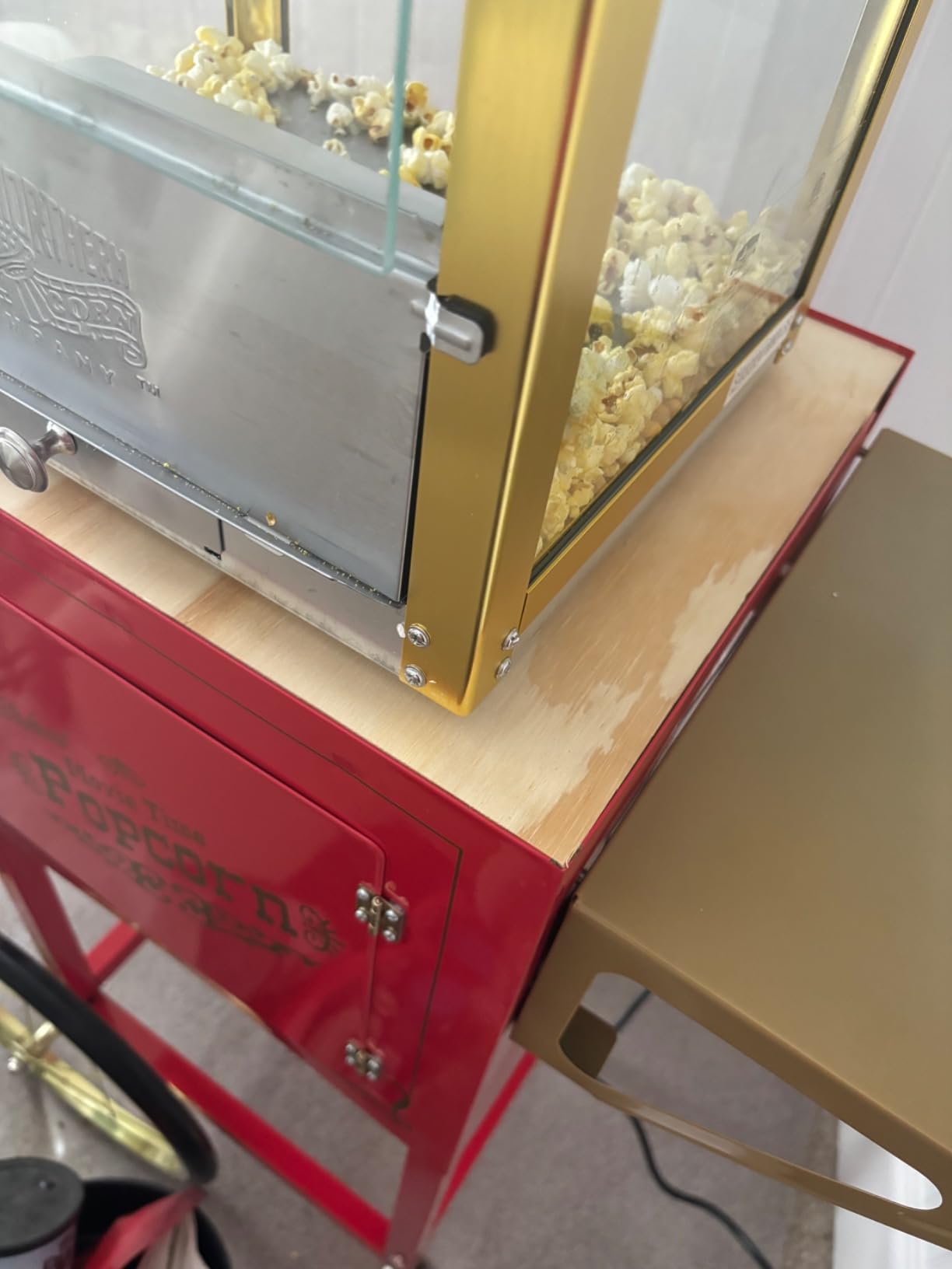 Great Northern Popcorn Matinee 8oz Popcorn Machine, Red customer photo 1