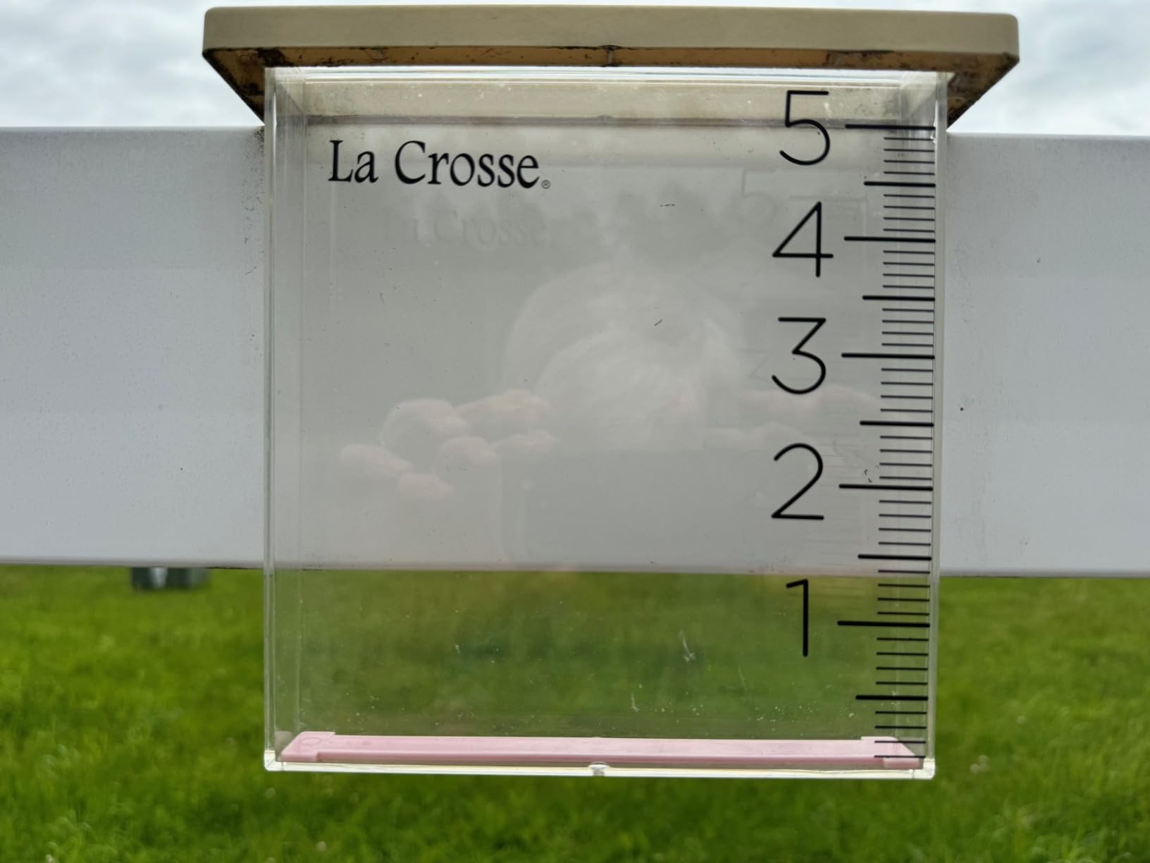 La Crosse 705-109 Waterfall Rain Gauge customer photo 1