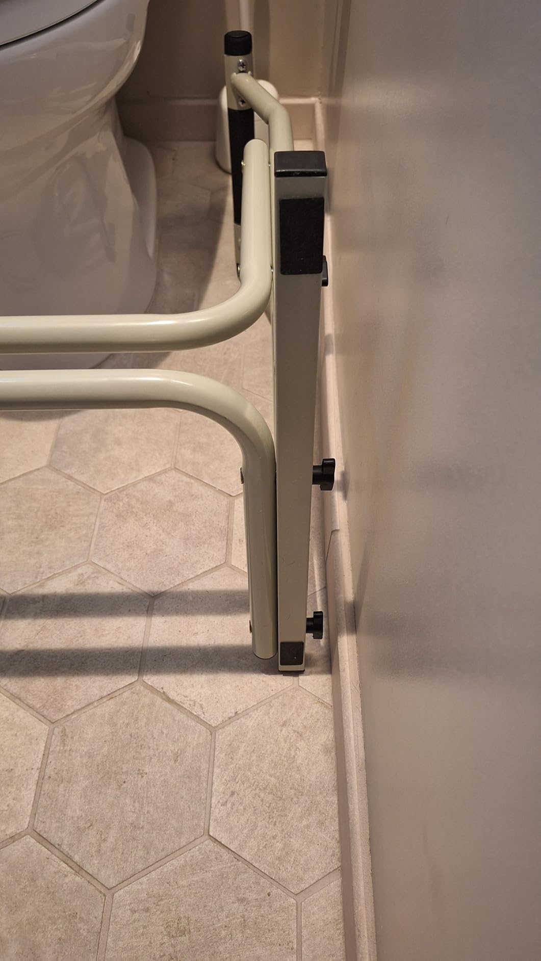 Drive Medical Freestanding Toilet Safety Frame Grab Bar Rail, White customer photo 1