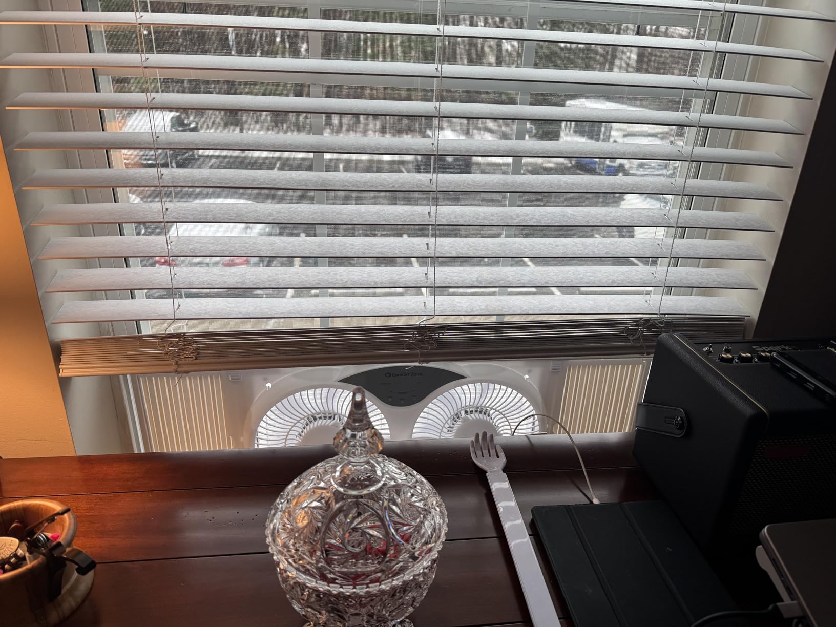 Comfort Zone Window Fan for Bedroom, 9 inch 3 Speed Dual Fans with Auto-Locking Expanders, 3 Modes (Cool, Circulate, Exhaust), Remote Control, Fabric Cover plus Bug Screen, White | Draw cool air in, exhaust warm air out, or cross-ventilate with 3 modes. Includes remote, removable bug screen & dust cover customer photo 1