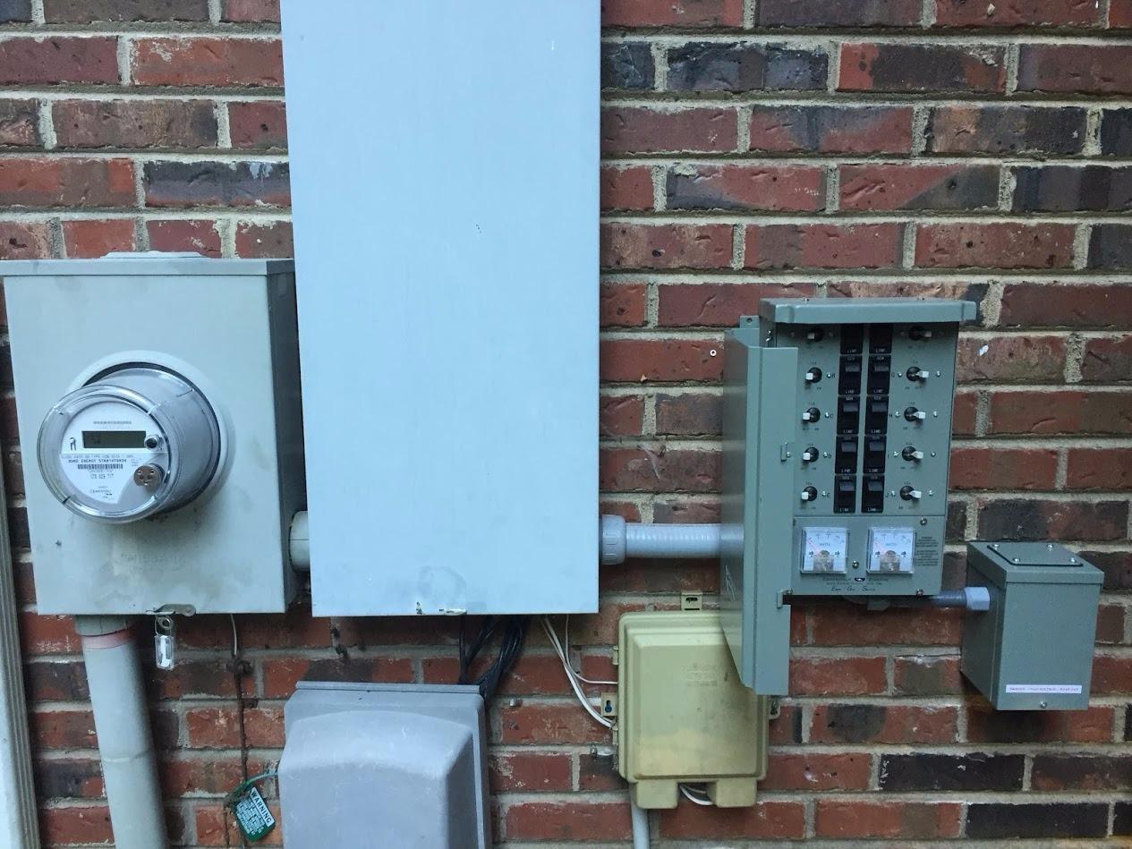Connecticut Electric EmerGen Transfer Switch Kit - 30 Amp, 10-Circuit, 10-Foot Cord, 7500 Watts, for Generator customer photo 2