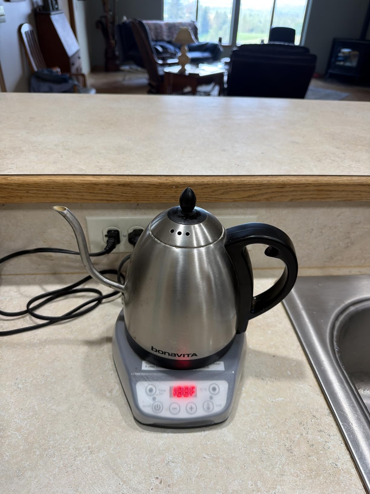 Bonavita 1L Digital Variable Temperature Gooseneck Electric Kettle for Coffee Brew and Tea Precise Pour Control, 6 Preset Temps, Café or Home Use, 1200 Watt, LED Panel, Stainless Steel customer photo 1