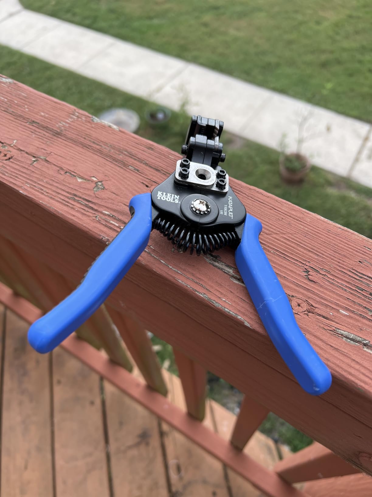 Klein Tools 11063W Wire Cutter/Stripper, Heavy Duty Automatic Tool for 8-20 AWG Solid and 10-22 AWG Stranded Electrical Wire customer photo 2
