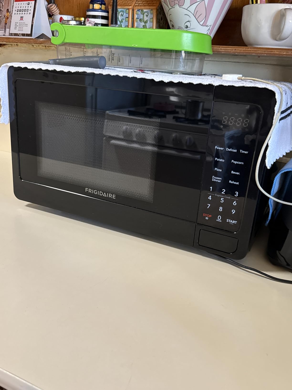 FRIGIDAIRE EMW733BLACKAMZ 0.7 Cu. Ft. Microwave, Black customer photo 1