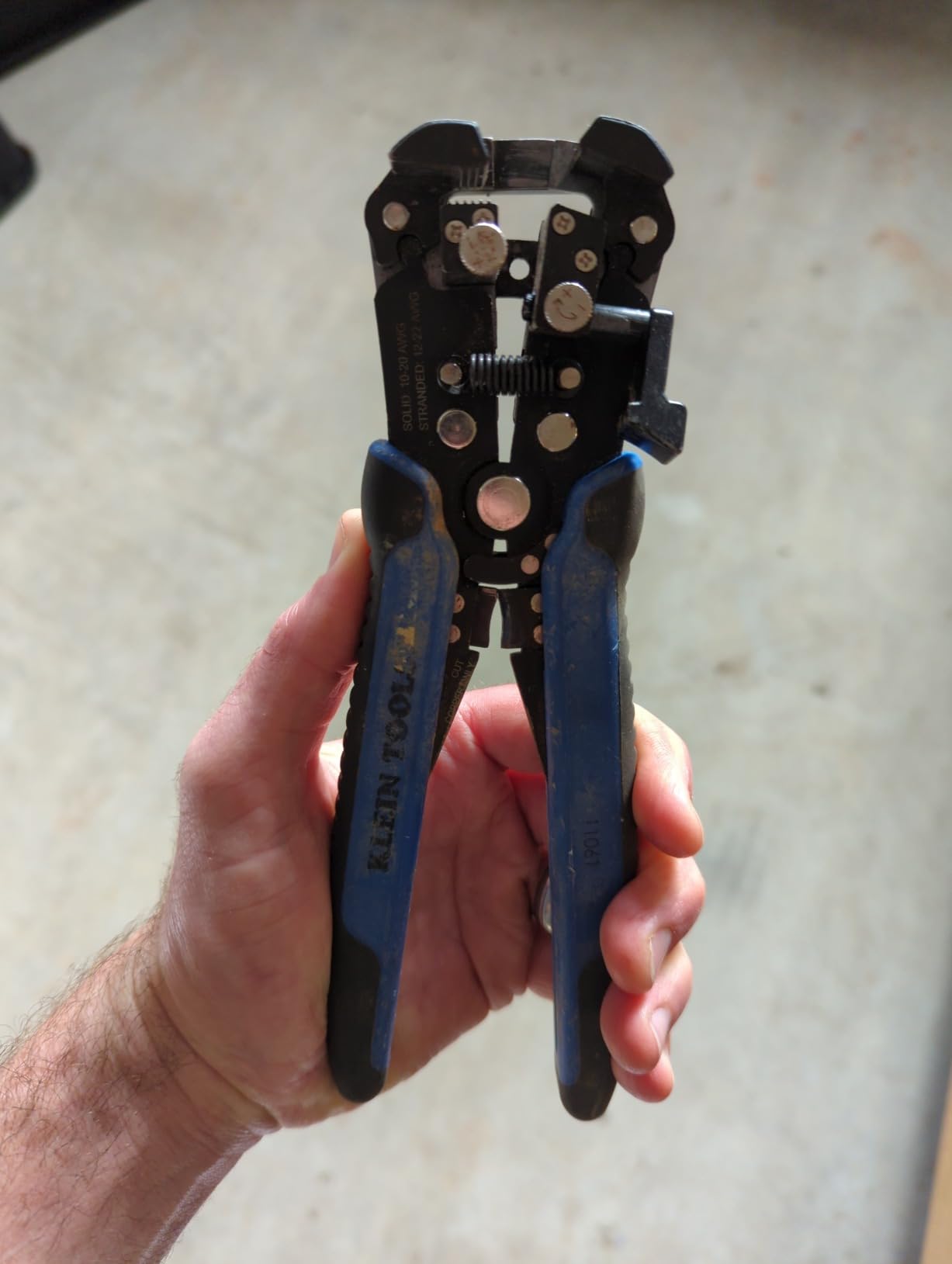 Klein Tools 11061 Self-Adjusting Stripper / Cutter, Heavy Duty, for 10-20 AWG Solid, 12-22 AWG Stranded, and Romex Wire 12/2 and 14/3 customer photo 1