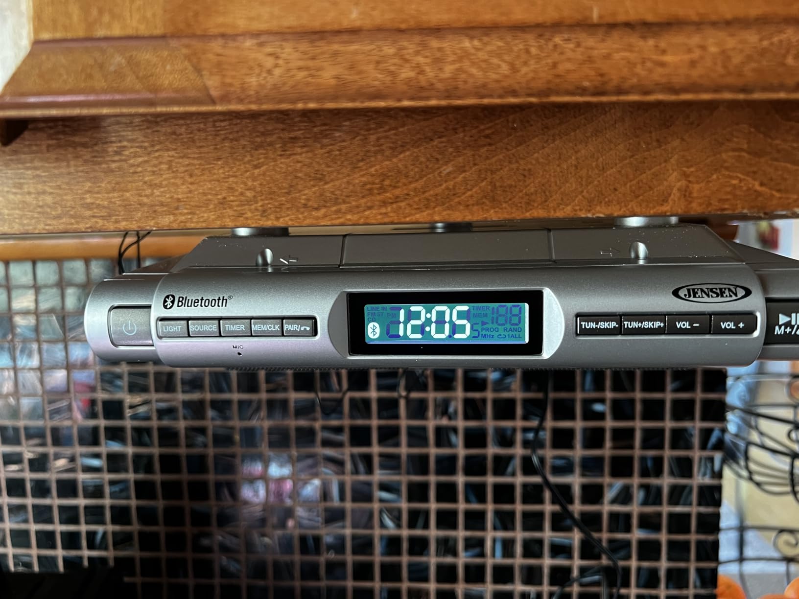 JENSEN SMPS-628 Under-Cabinet Universal Bluetooth Music System customer photo 2