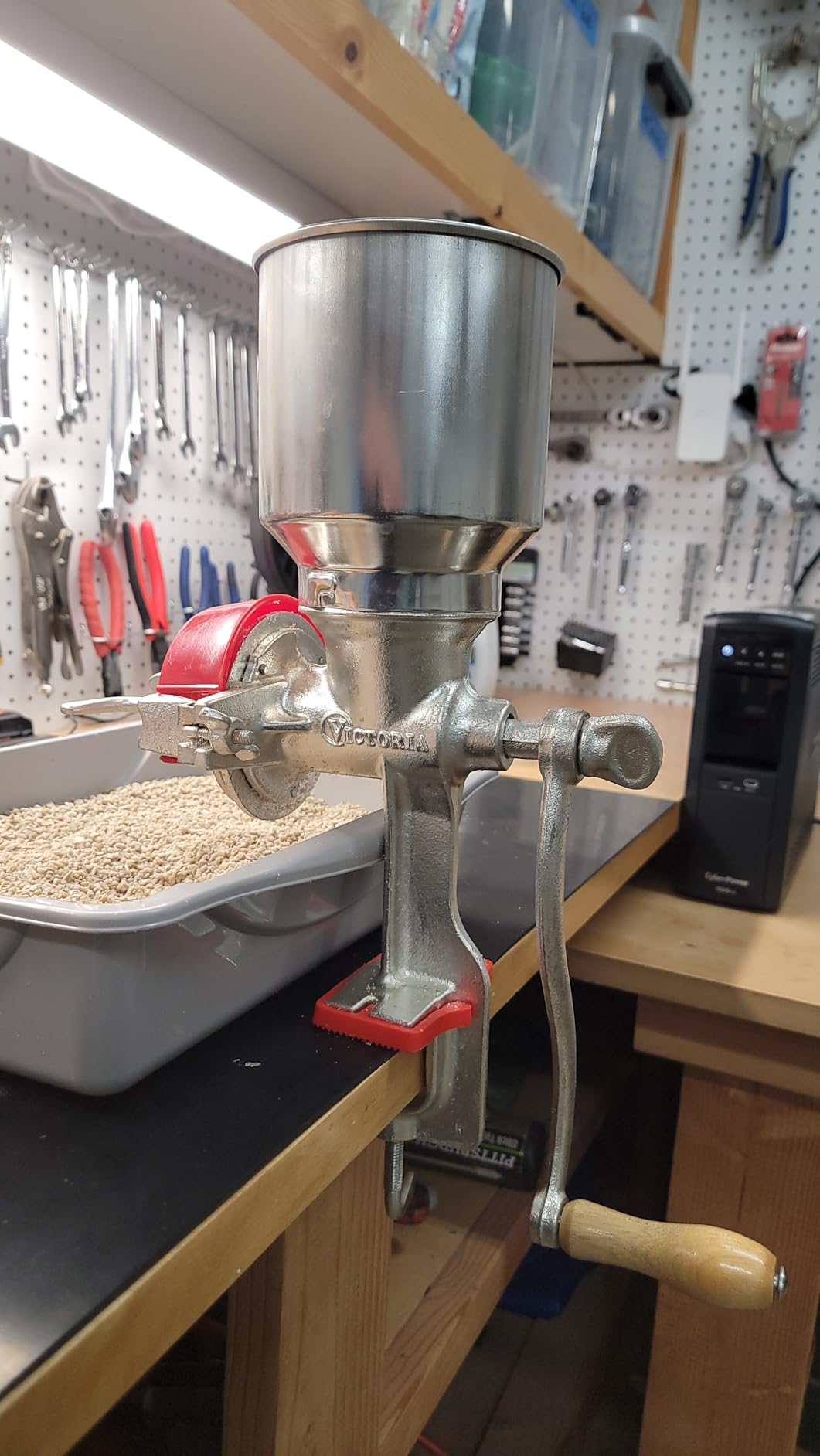 Victoria Manual Cast Iron Grain Mill 2400g with High Hopper customer photo 2