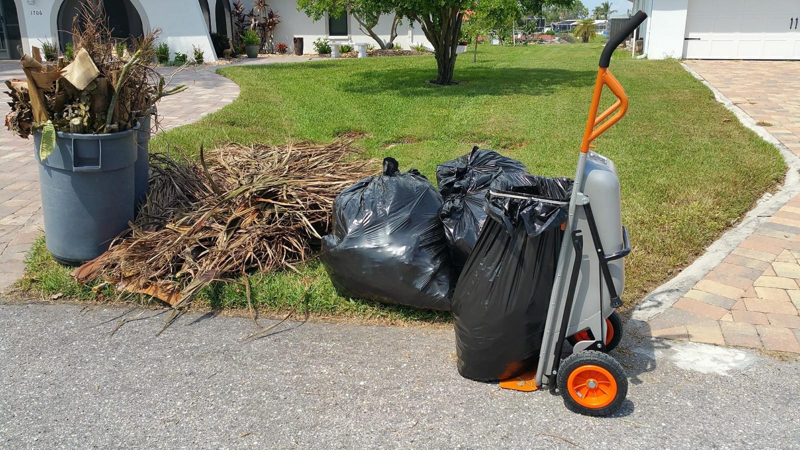 WORX Wheelbarrow Heavy Duty Dolly, 8-in-1 Aerocart Garden Cart, WG050 | lift 200 lbs like lifting 17 lbs; 8-in-1 versatility; smart 2-wheel design; heavy-duty durable construction customer photo 2