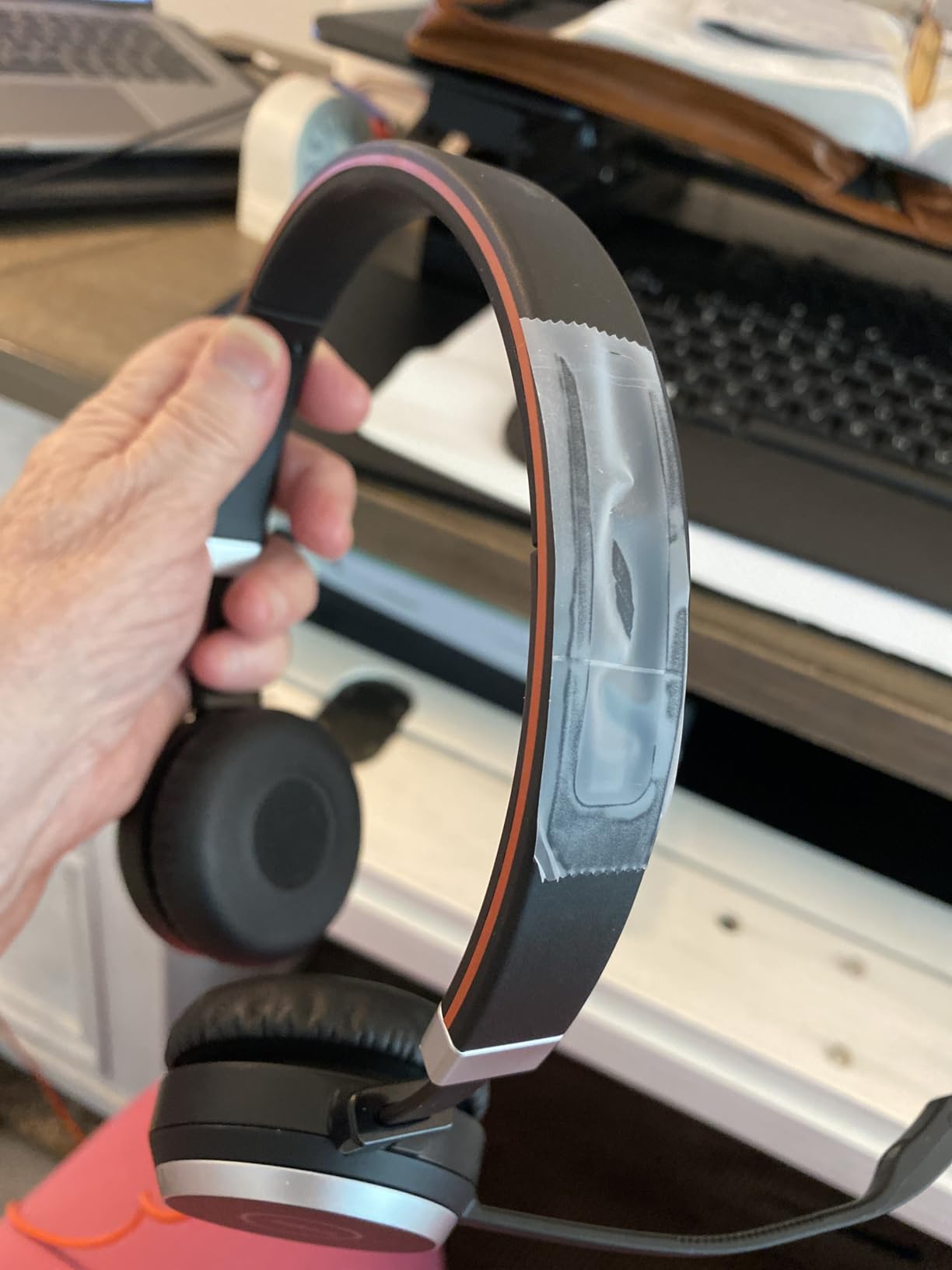 Jabra Evolve 40 Professional Wired Headset, Stereo, UC-Optimized – Telephone Headset for Greater Productivity, Superior Sound for Calls and Music, 3.5mm Jack/USB Connection, All-Day Comfort Design customer photo 1