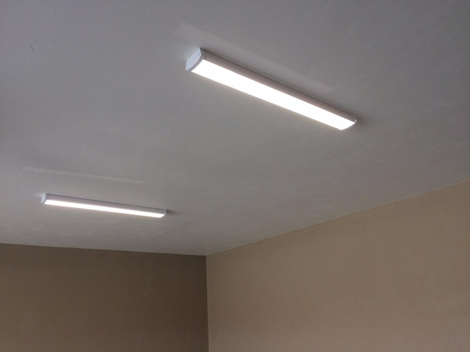 Lithonia Lighting 4' Low-Profile LED Wraparound Light Fixture, 4000K, 120V customer photo 1