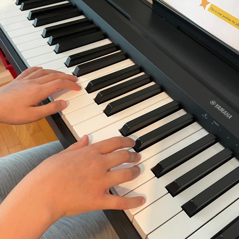 Yamaha 88-Key Weighted Portable Digital Piano Keyboard with Music Rest, Sustain Foot Switch, Built-in Speakers, USB Connectivity, Black (P45B) customer photo 2