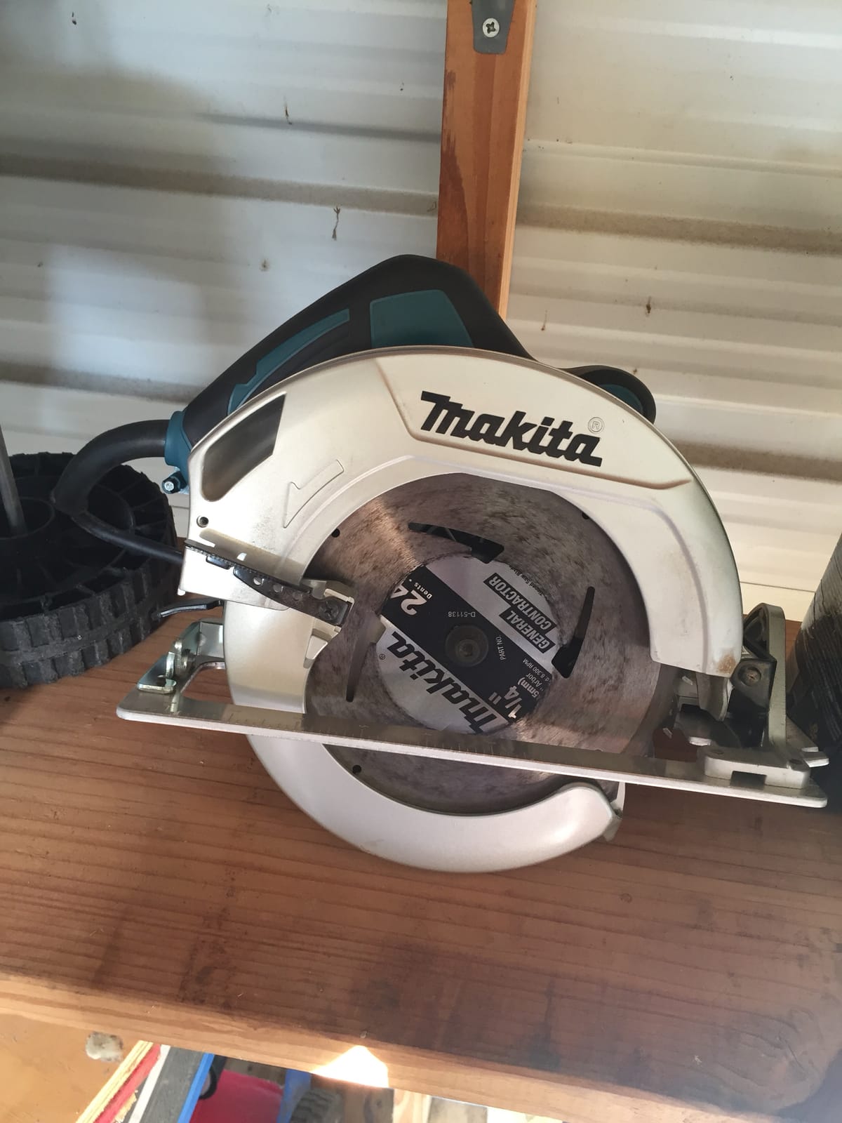 Makita HS7600 Circular Saw, 7-1/4