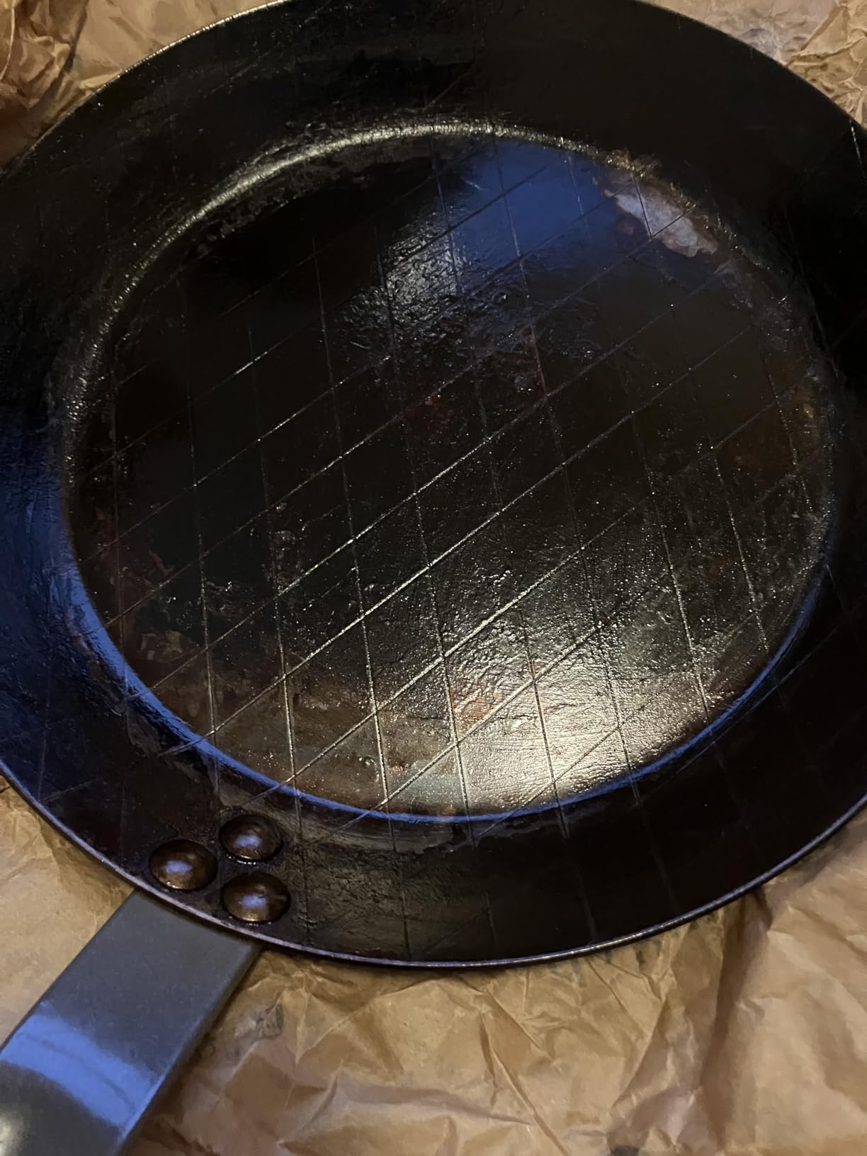 de Buyer MINERAL B Carbon Steel Steak Pan - 11” Diameter, 8.4” Cooking Surface - Ideal for Searing & Browning Meat - Naturally Non-Stick Finish - Made in France customer photo 2