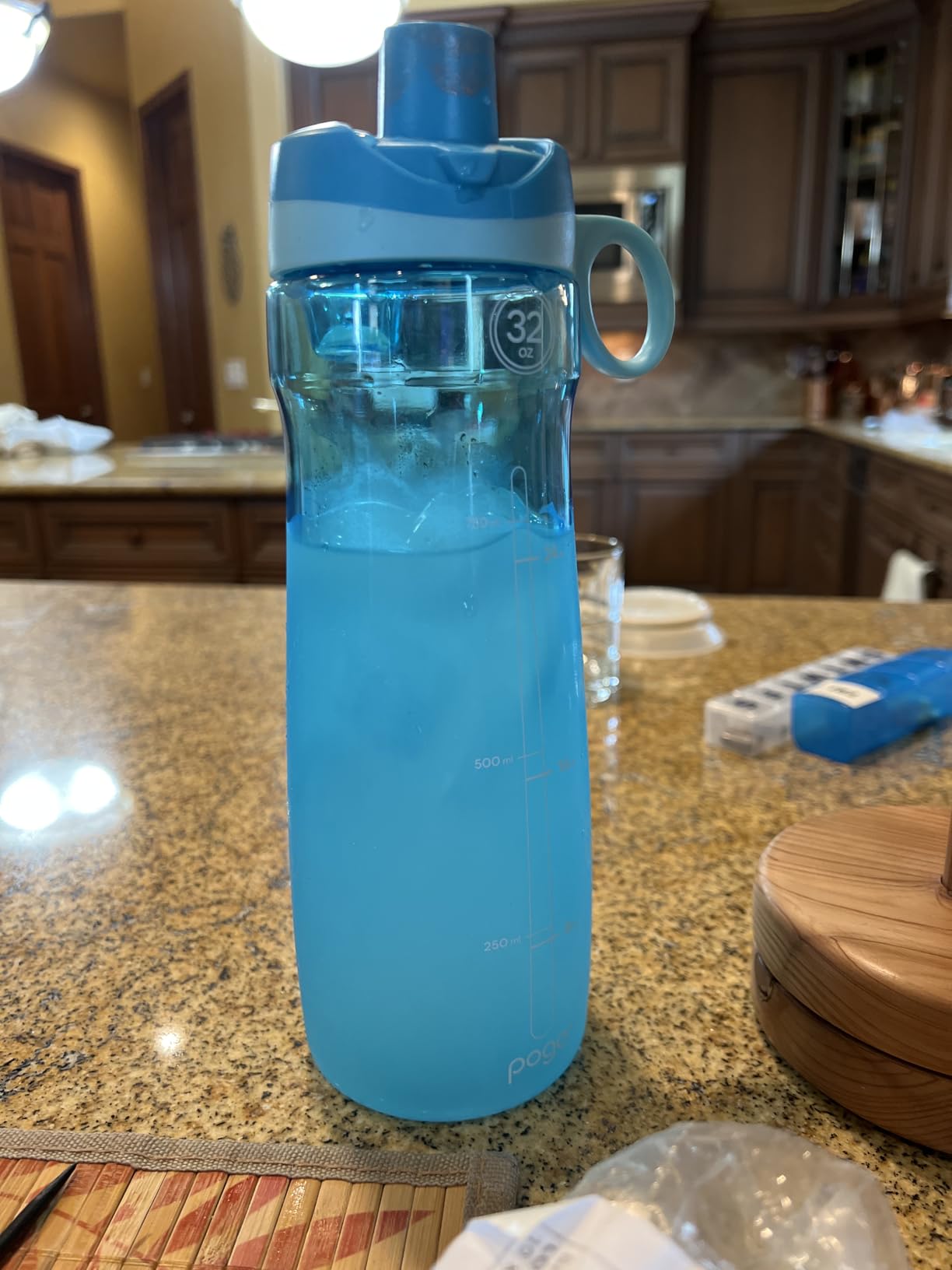 Pogo BPA-Free Tritan Plastic Water Bottle with Chug Lid, 32 Oz, Grey customer photo 2