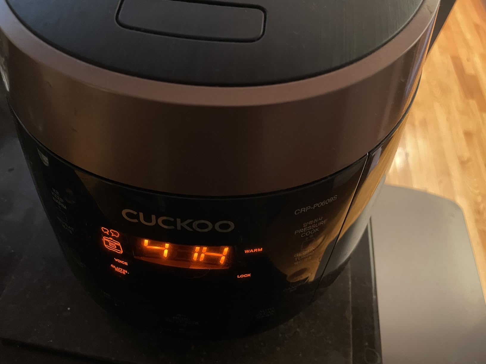 CUCKOO High Pressure Rice Cooker, 20-Cup Cooked, White, CRP-P1009SW customer photo 1