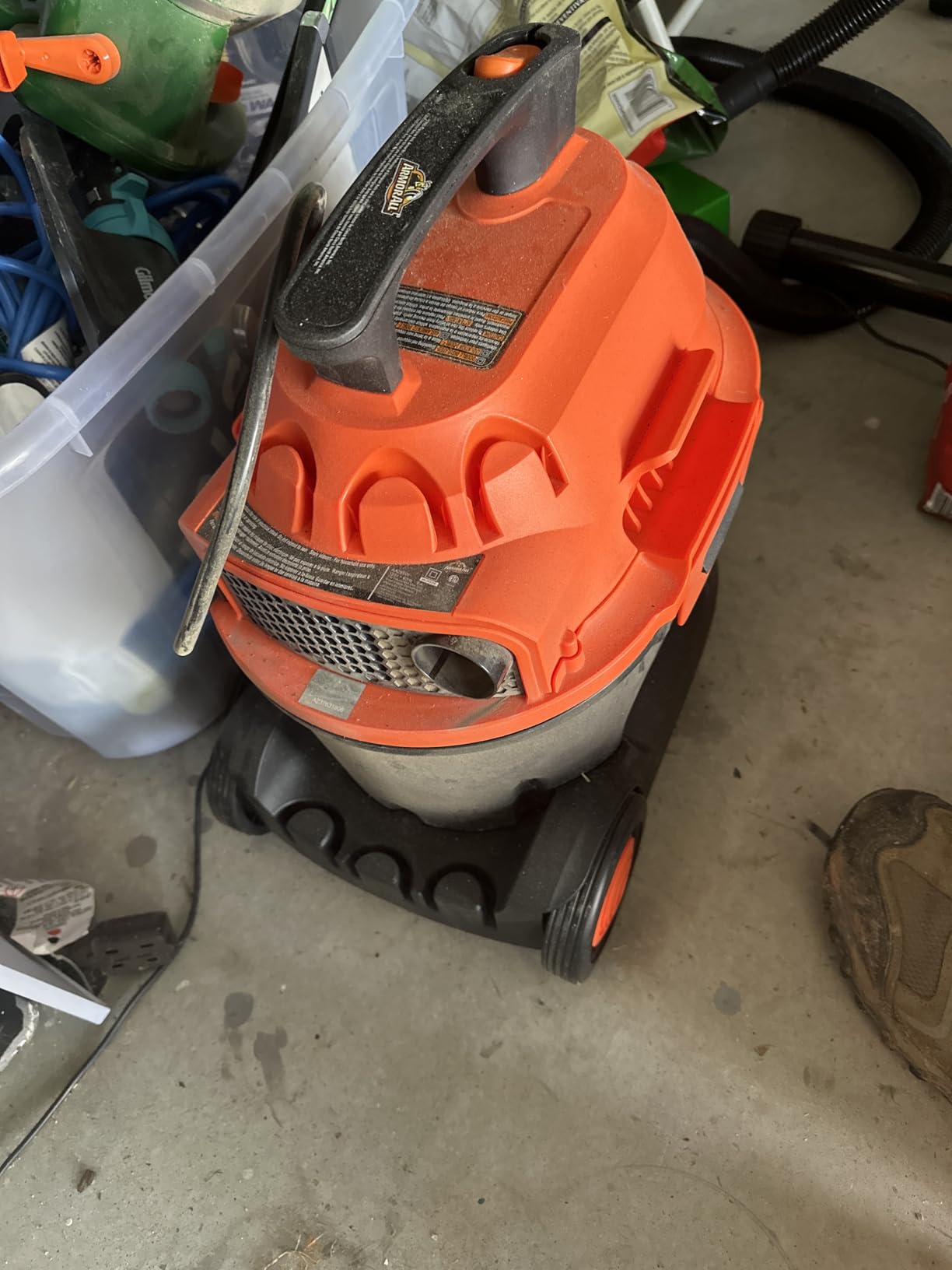 Armor All AA255W 2.5 Gal 2 Peak HP Wet/Dry Utility Vac Orange/Black customer photo 2